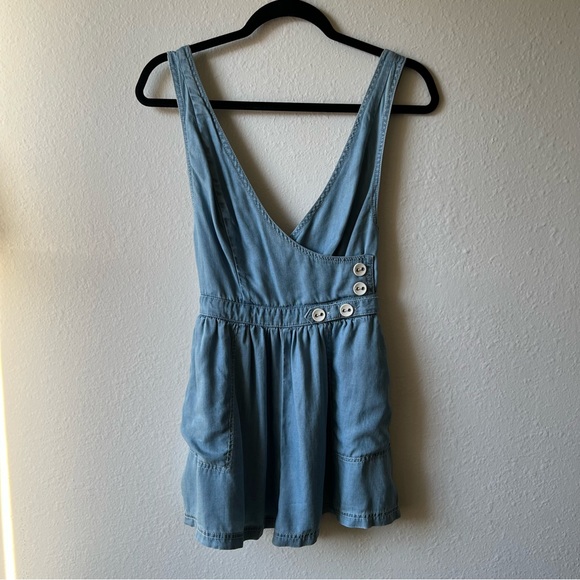 Urban Outfitters Denim Overall Romper, size S - Picture 9 of 9